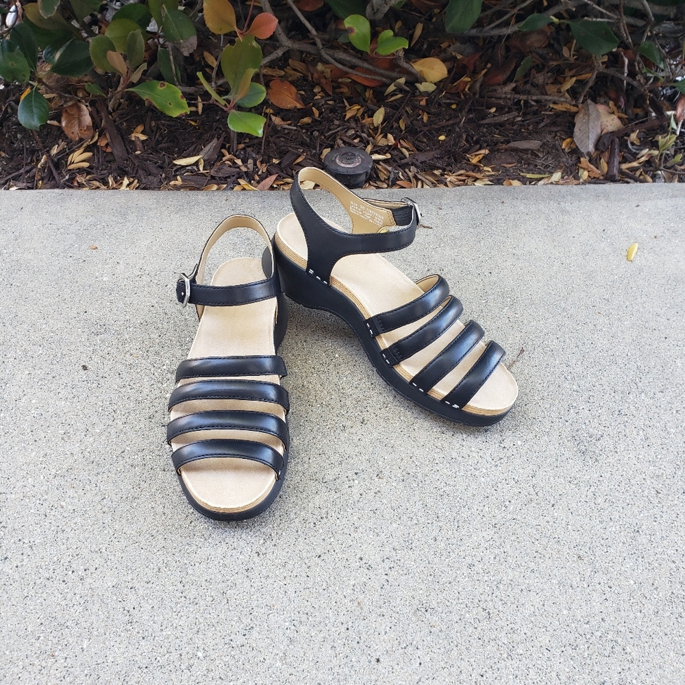 DANSKO women roxie sandal in black